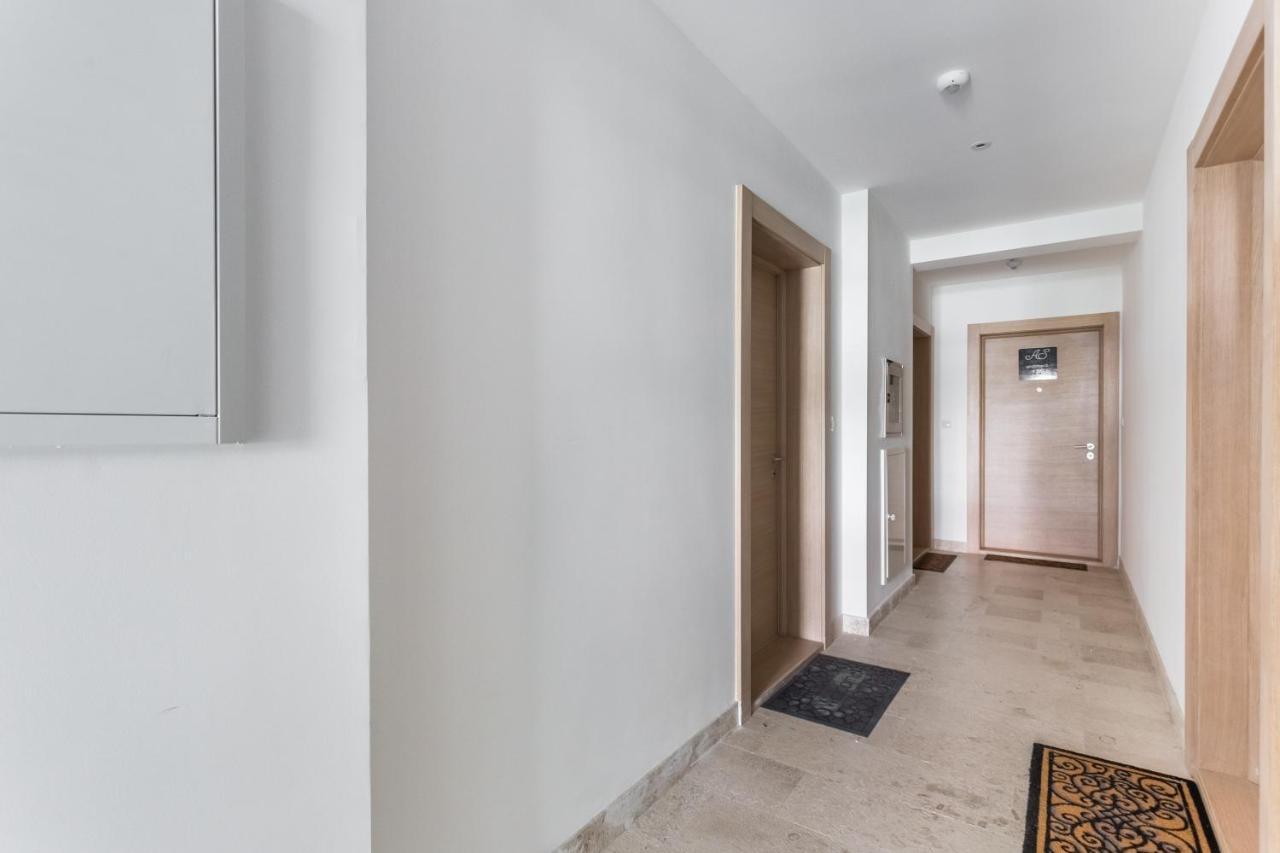Apartments Lm Residence Рафаїловичі Екстер'єр фото