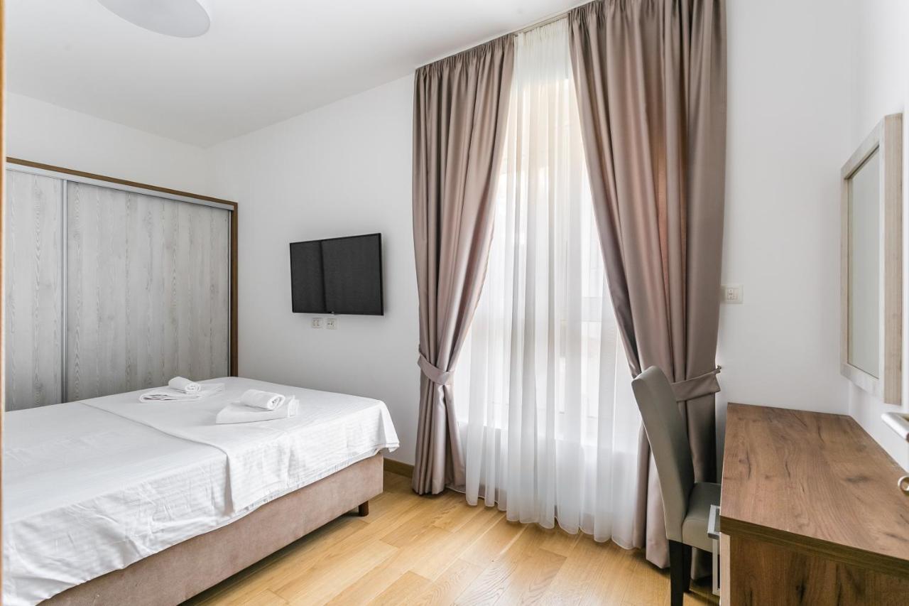 Apartments Lm Residence Рафаїловичі Екстер'єр фото