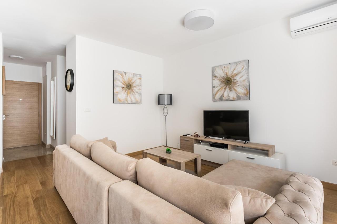 Apartments Lm Residence Рафаїловичі Екстер'єр фото